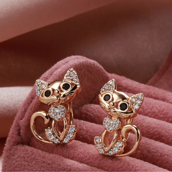 NWT 1 pair Golden Cute Cat Earrings - Picture 3 of 5